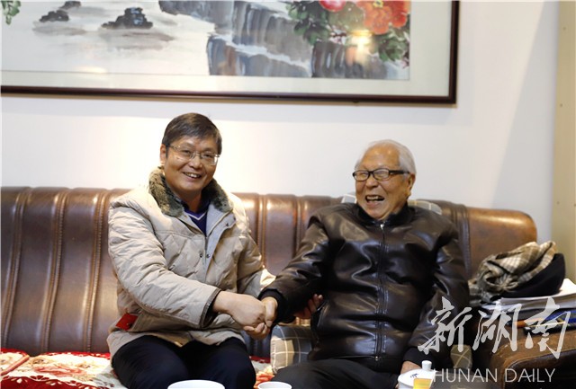 湖南科技大学党委书记刘德顺走访慰问离退休老同志及困难教职工