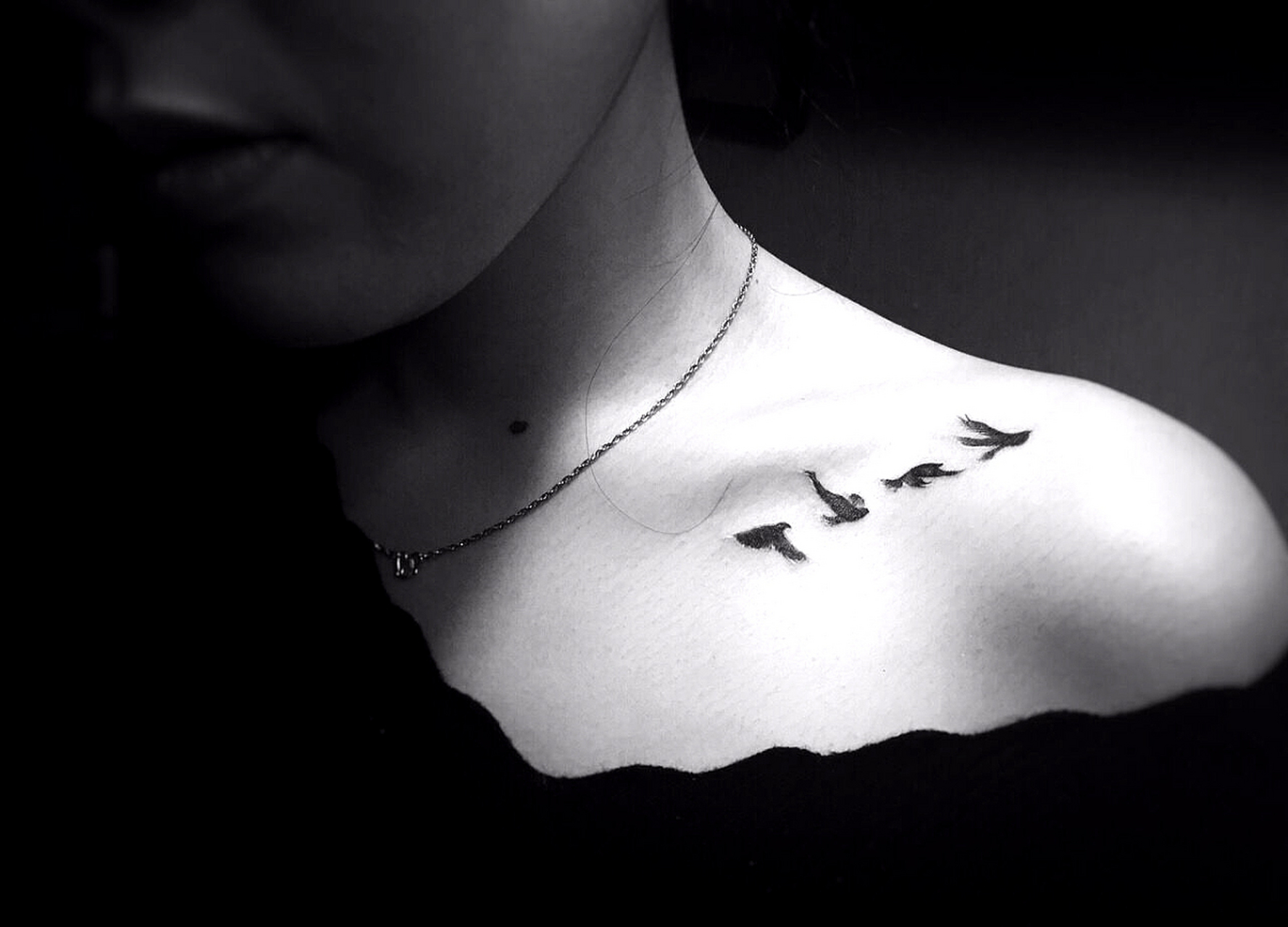 求美者疑问:隆胸手术后,我能否进行纹身?