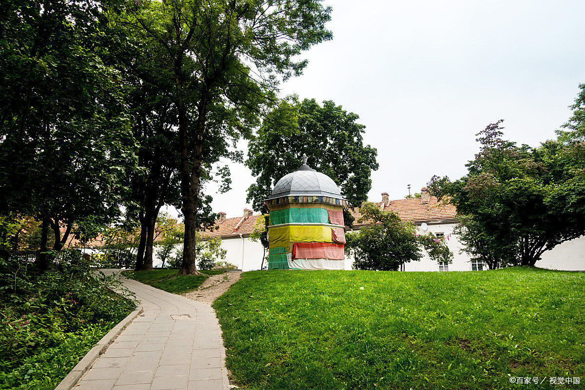 蜗牛小镇坐落在密云区的深山之中,远离城市的喧嚣,仿佛是一个被殊光