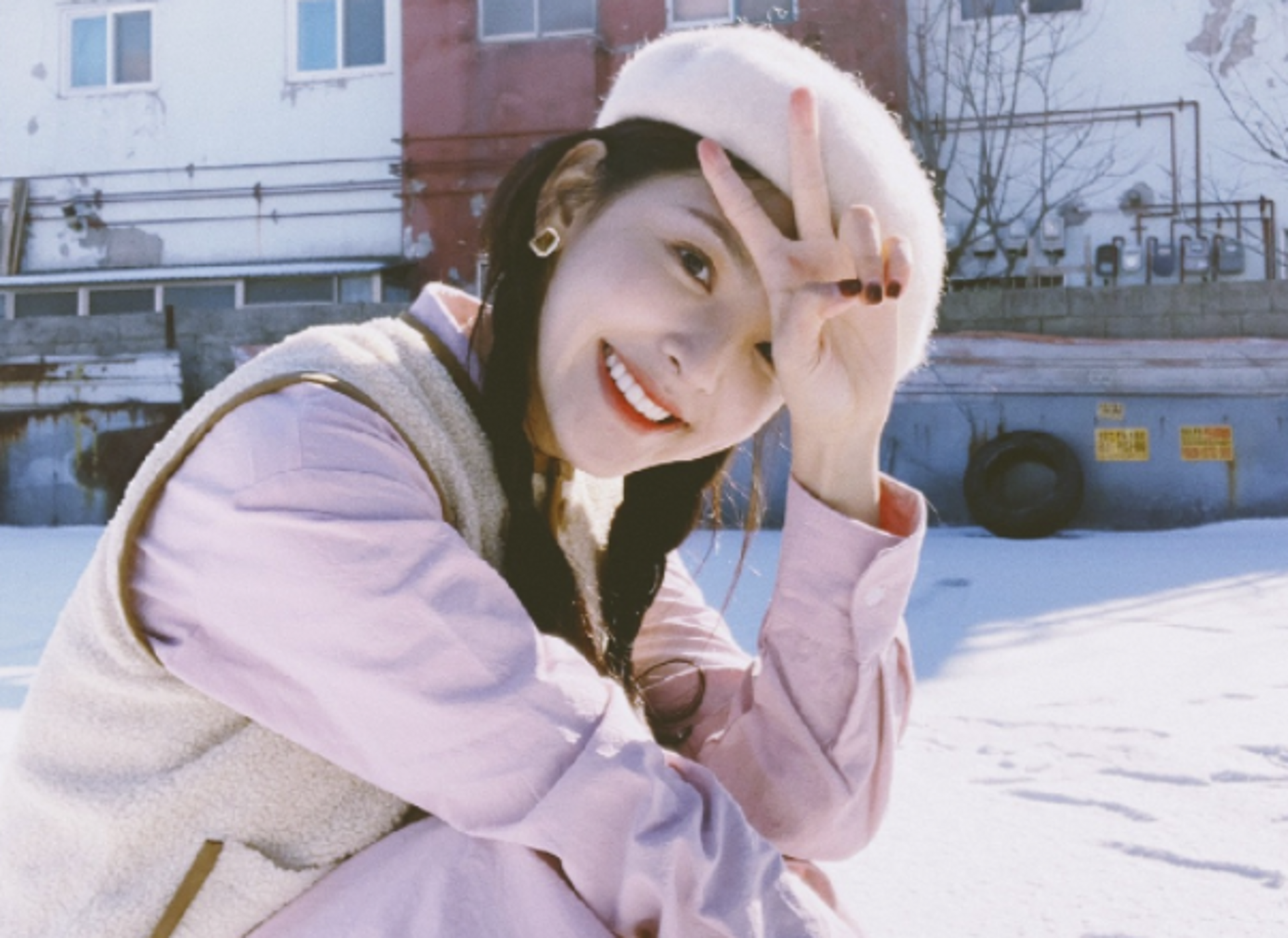 都说章若楠360度无死角,直到看见她的侧颜,网友:硬伤在鼻子