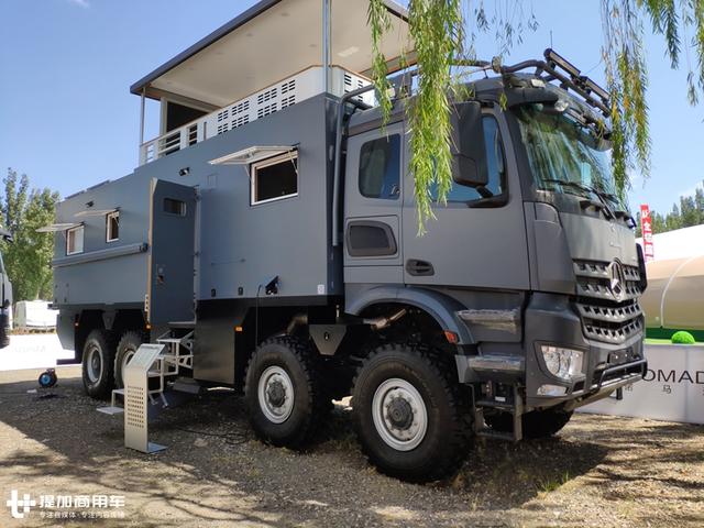 新款arocs底盘,配7把差速锁,售价近千万的奔驰改装房车实拍