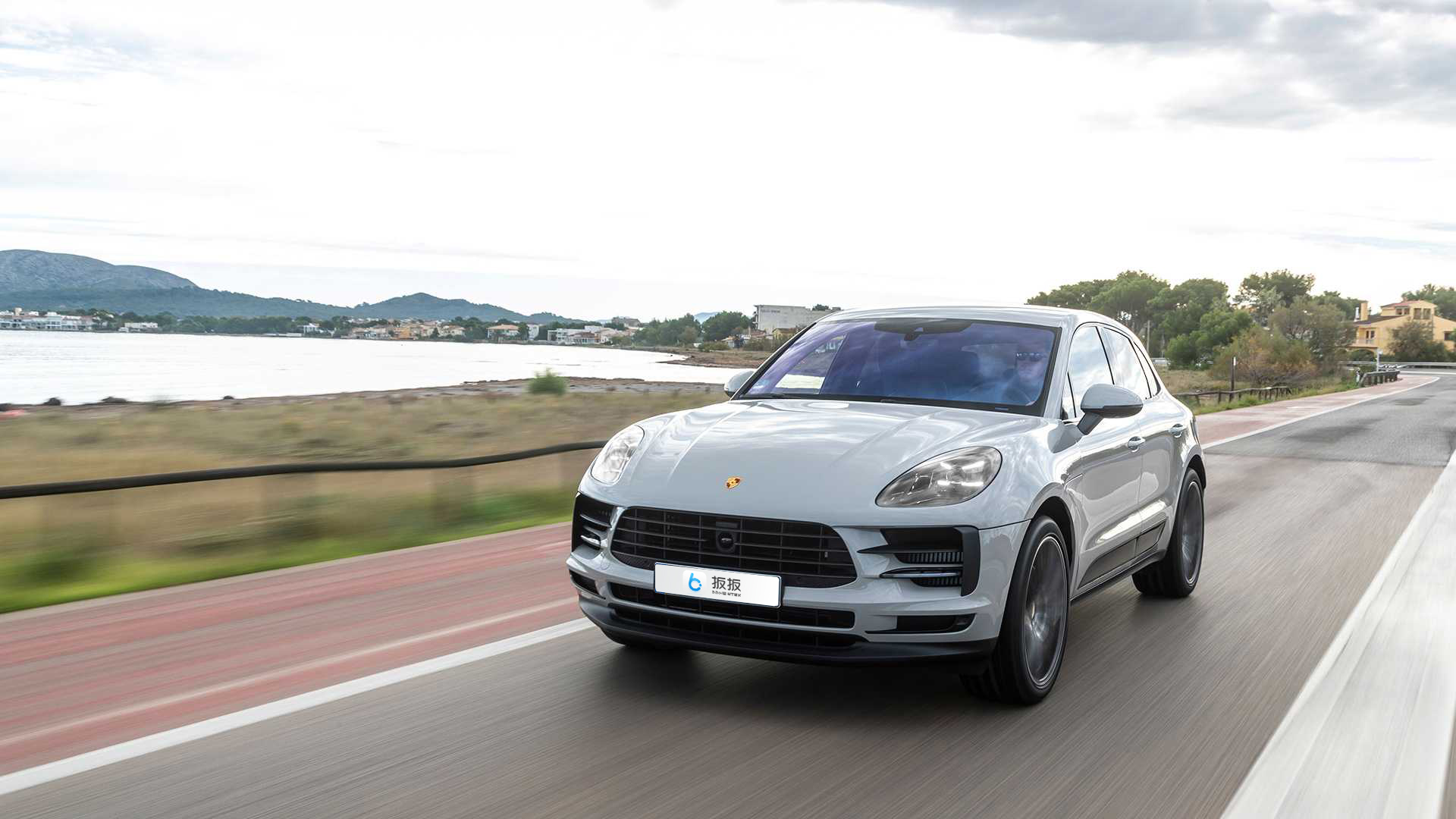 呼叫众泰皮尺部!全新保时捷macan s换外观了 赶快去拿皮尺丈量!