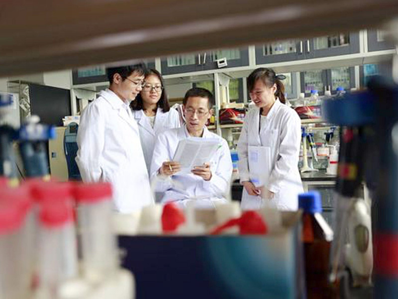 施一公放弃美国国籍,回到中国的根本目的,就是为了教育一批人