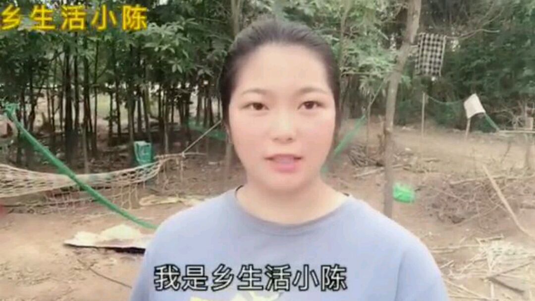 小陈给鸡打针,小胖给自己扎了一阵针,吓的够呛