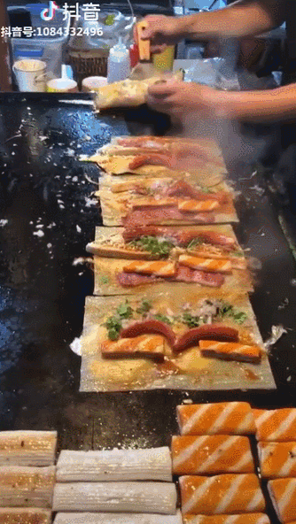 抖音上点赞10w 的街头美食,最便宜的只要2块钱!