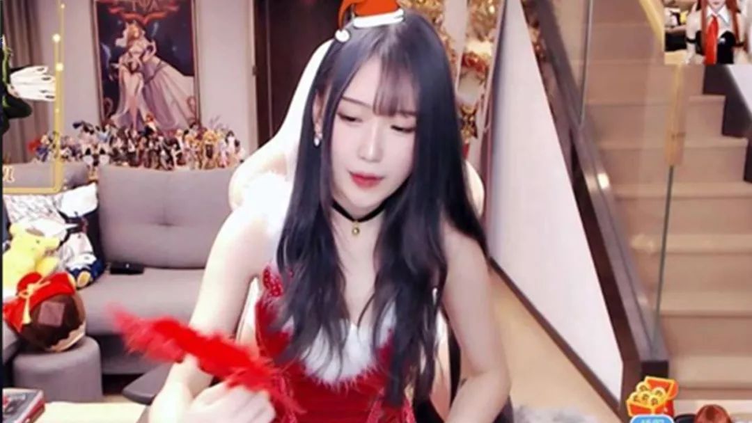 有一种美叫"腐团儿的圣诞女神,当灯亮的那一刻,集体截图留念