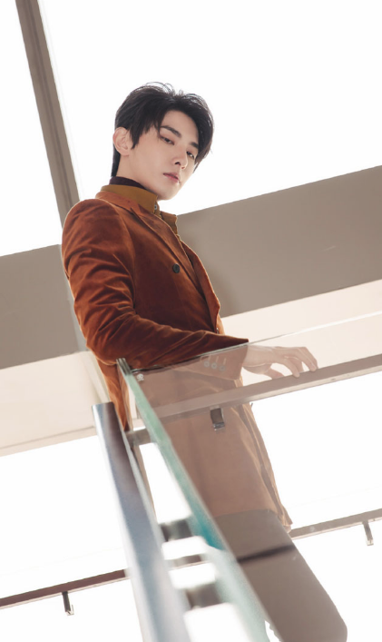 王瑞昌:气质高挑,俊朗的面容