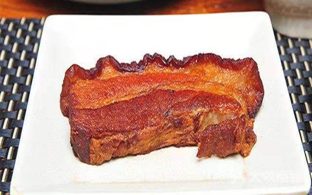 教大家一个最拿手的烧猪肉,也就是扒肉条怎么做?