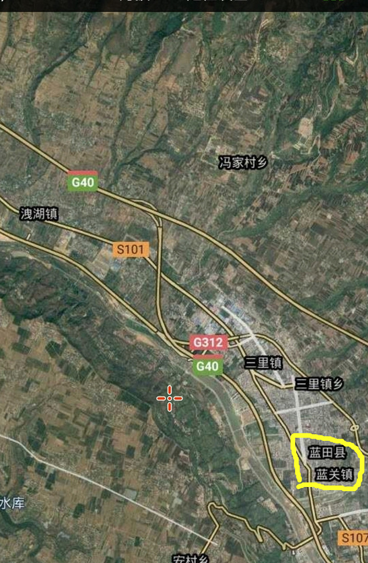 卫星地图看白鹿原,东北部边缘像被"啃"掉了,这是为什么?