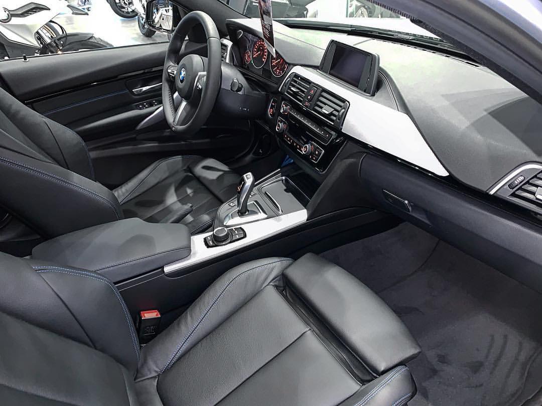 水泥灰色宝马320i m套件版