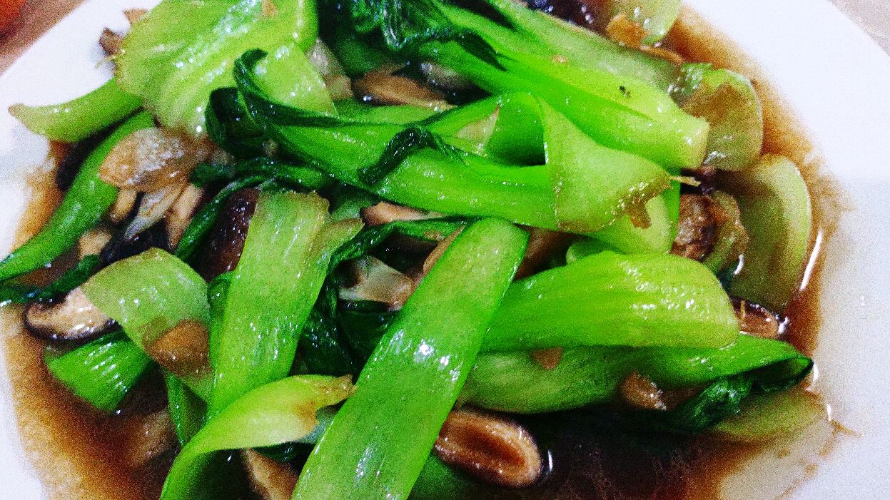香菇油菜的家常做法,鲜香入味,开胃解腻,建议收藏