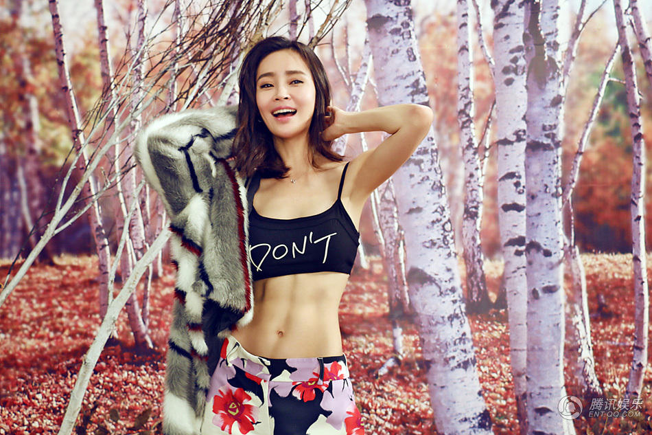 于明加:花枝招展,楚楚动人