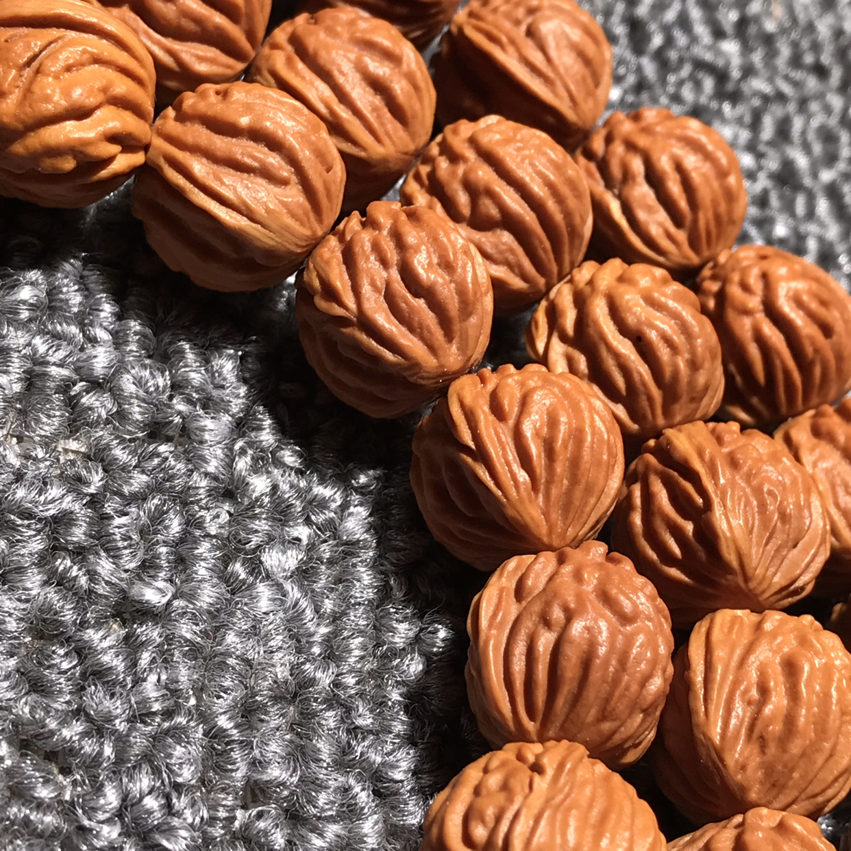 陕西秦岭野生龙纹桃核