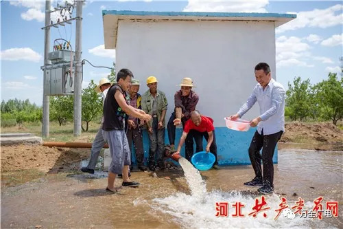 邢鹏飞:被村民们看作"自家人"的驻村干部