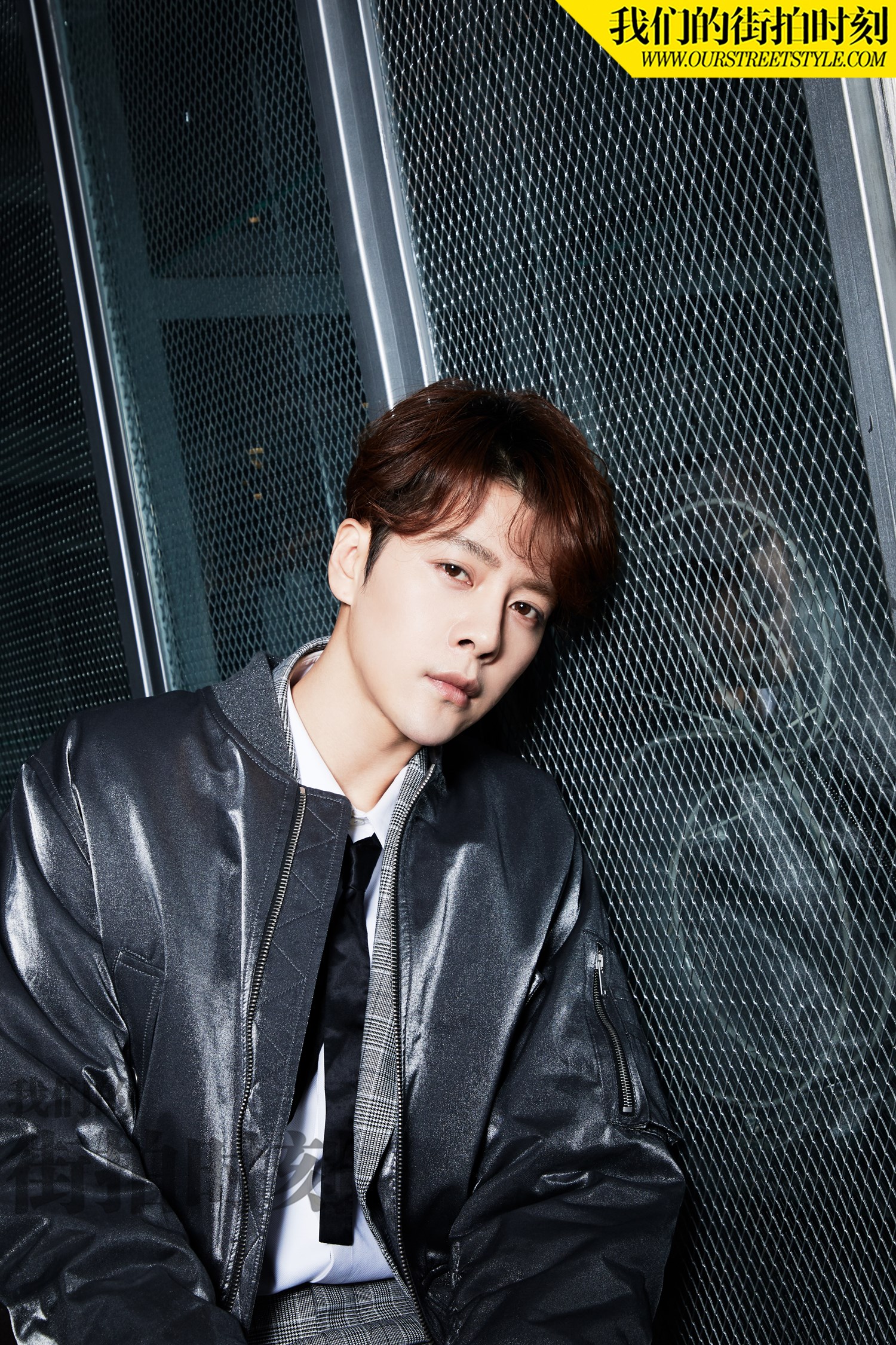 徐海乔潮流写真曝光 时尚有态度演技有力量