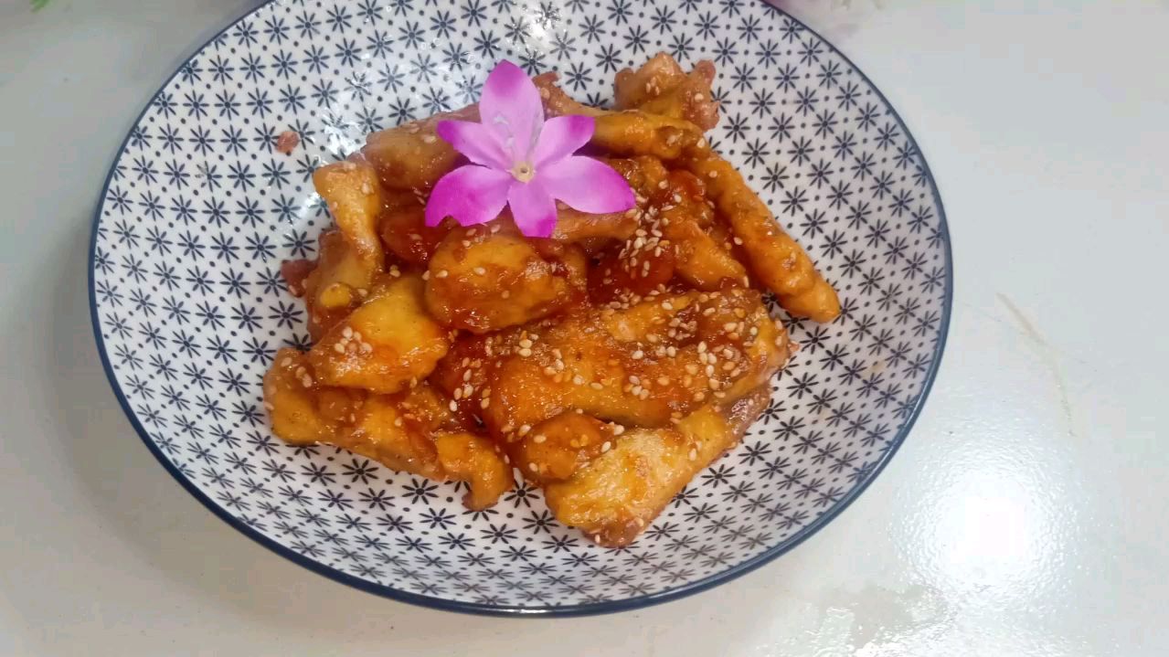 鸡胸肉的新做法,简单几步做出外酥里嫩,酸甜可口的糖醋鸡胸肉