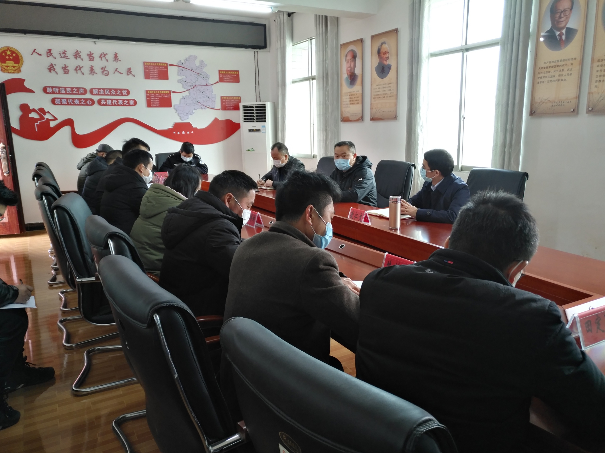 麻江县长夏景卓深入一线督导疫情防控工作