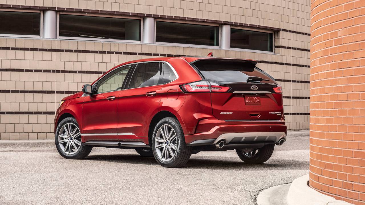 2019款福特锐界titanium版,2.0t 250马力 8at,海外售价32.8万元