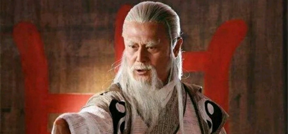 闻仲在封神中拒绝下跪听封,为何姜太公刚说这13字,他就屈服?