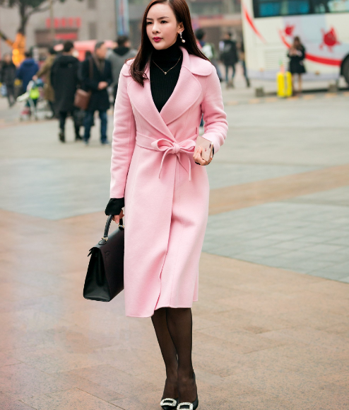 街拍:重庆街头时尚感满分的熟女穿搭,时髦保暖冬季必学!