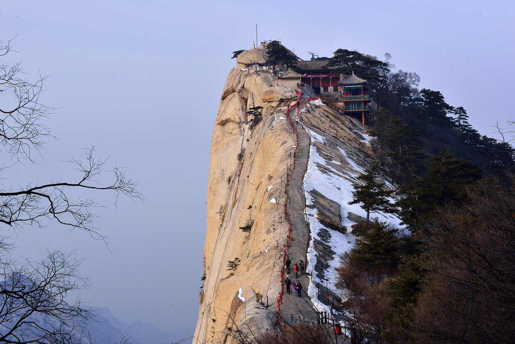 华山陡峭的地方图片图片