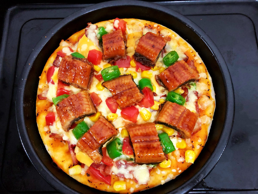 这种蒲烧鳗鱼披萨你吃过吗?想吃只能自己在家做,外面店里找不到