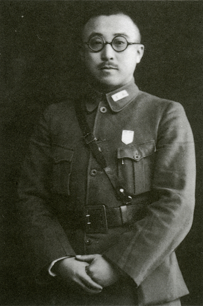 民国十六年三四月间,冯玉祥将军在西安整理旧部,积极准备出关北伐,并