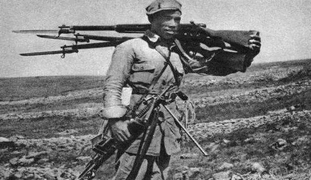 日本鬼子为何钟爱三八大盖?老兵:看看它的威力,一枪一个窟窿