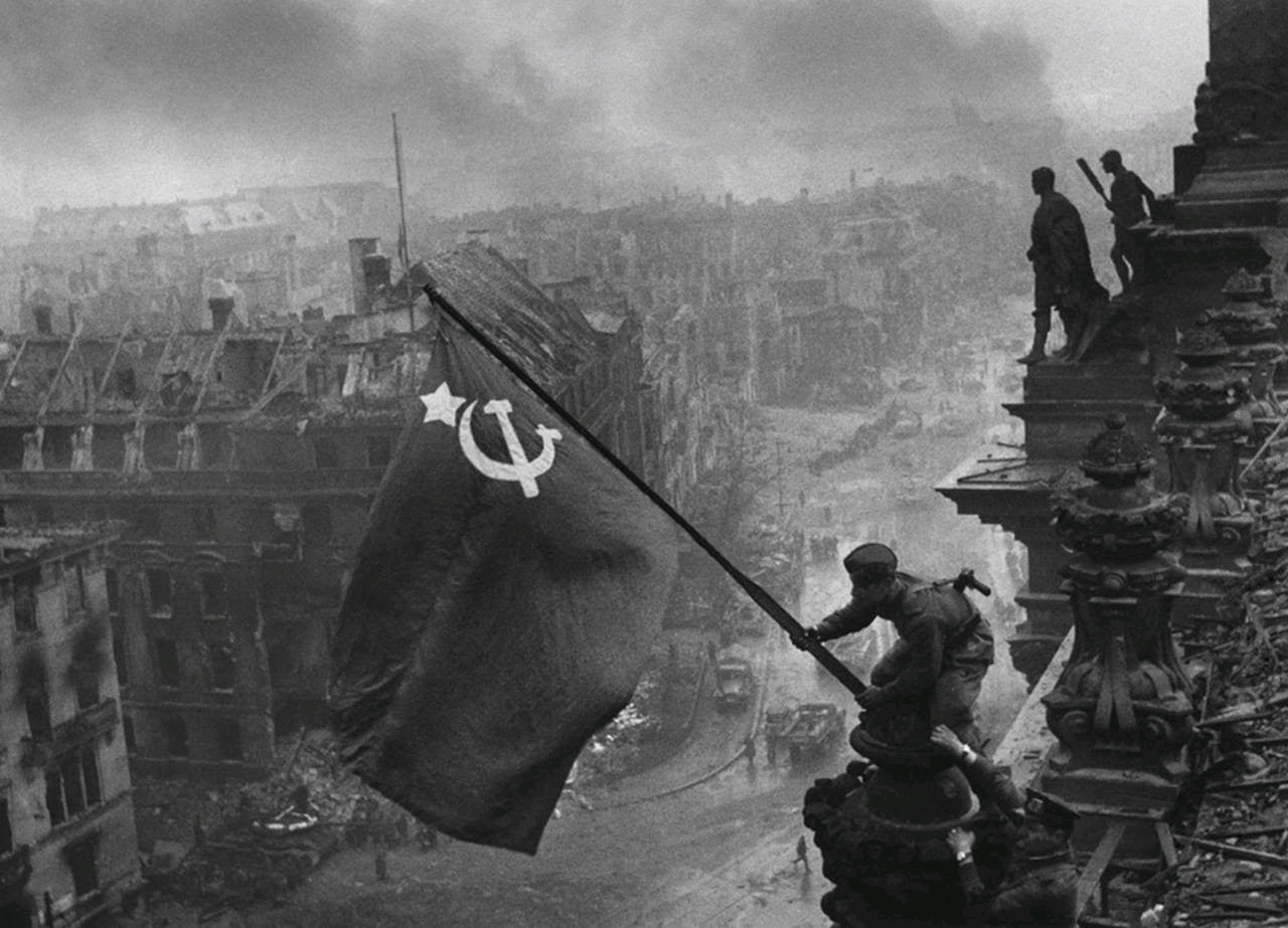 红旗落地苏联解体照片图片