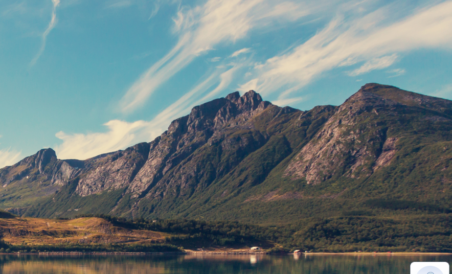 连绵不绝的高山,感受得到楼盘的四周,生长也是茂盛