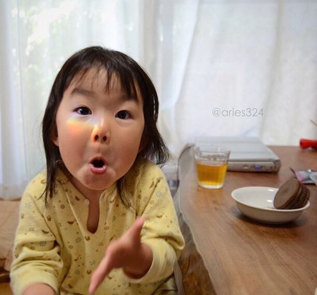 日本这个4岁女孩靠丑萌红遍全球,你就是我想要的傻丫头