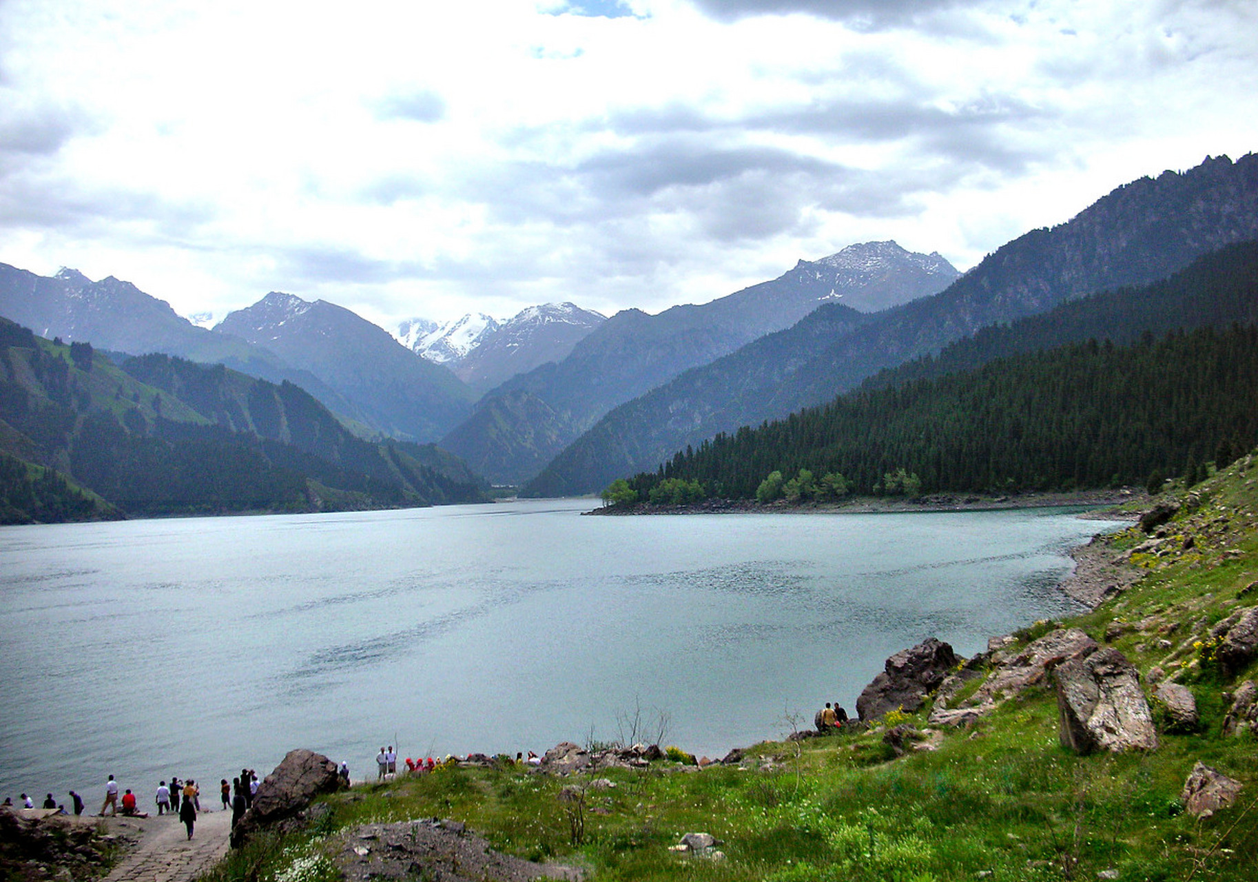 东小天池是新疆天山天池风景名胜区中令人叹为观止的景点之一.