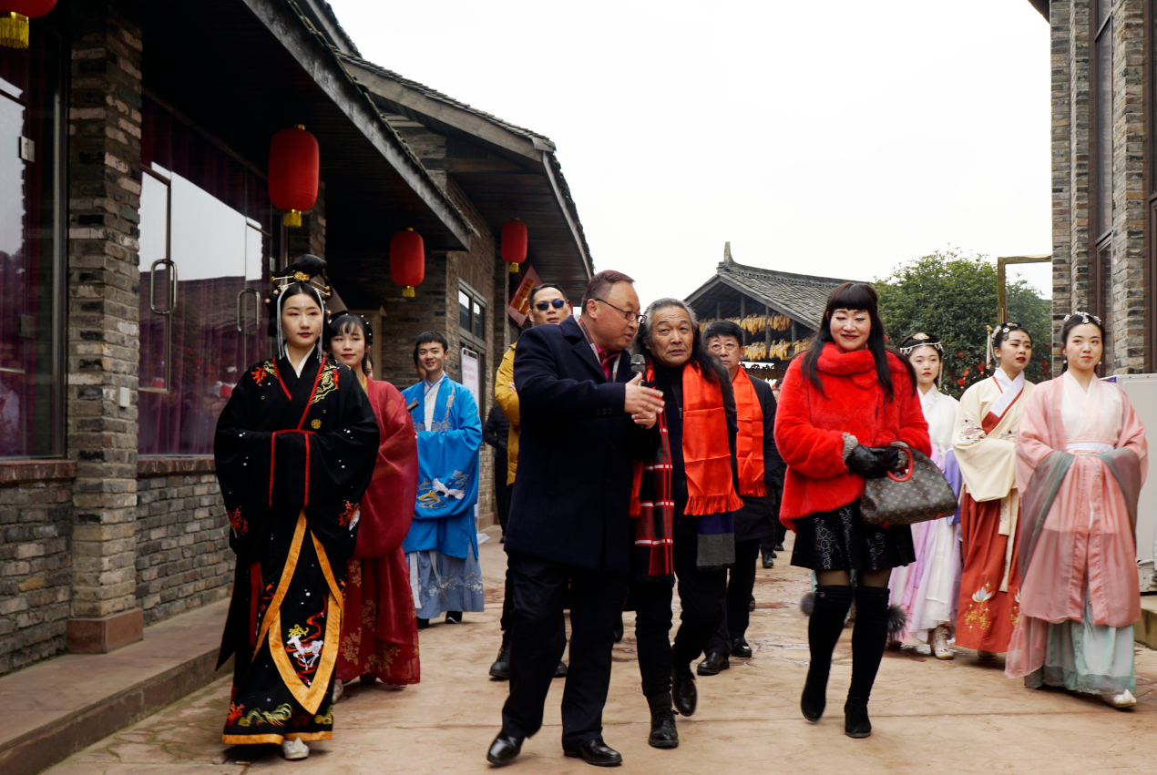 四川邛崃"凤求凰"创意爱博园开园