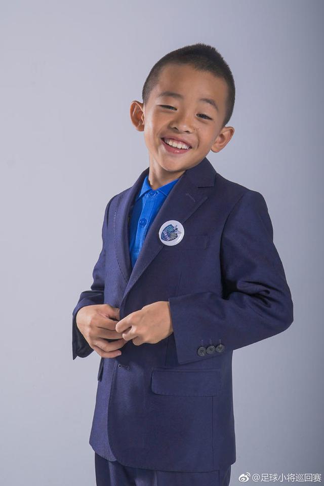 详解邝兆镭:4岁开始踢球,已打入150余球