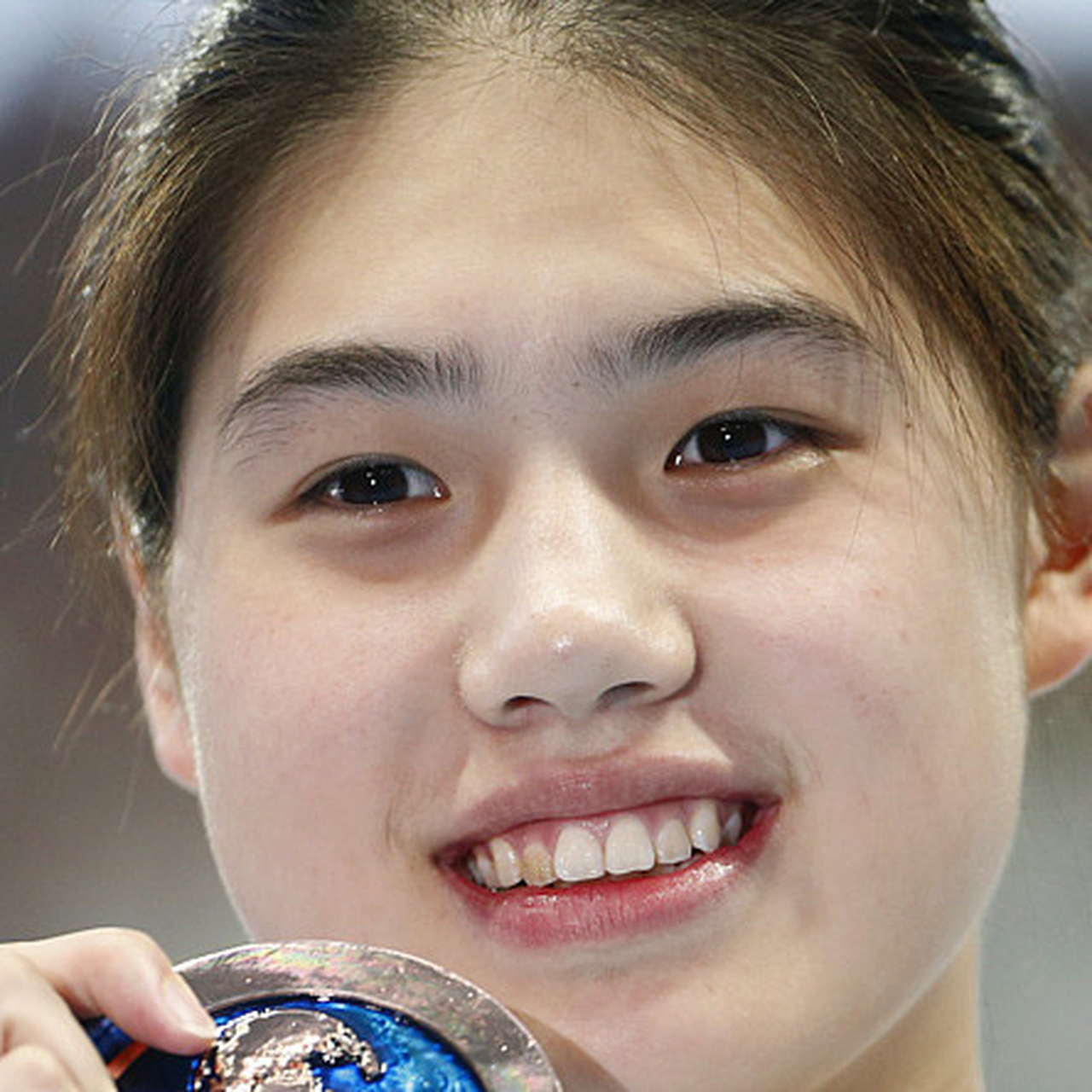 张雨菲在女子200米蝶泳决赛中一路遥遥领先,游出两