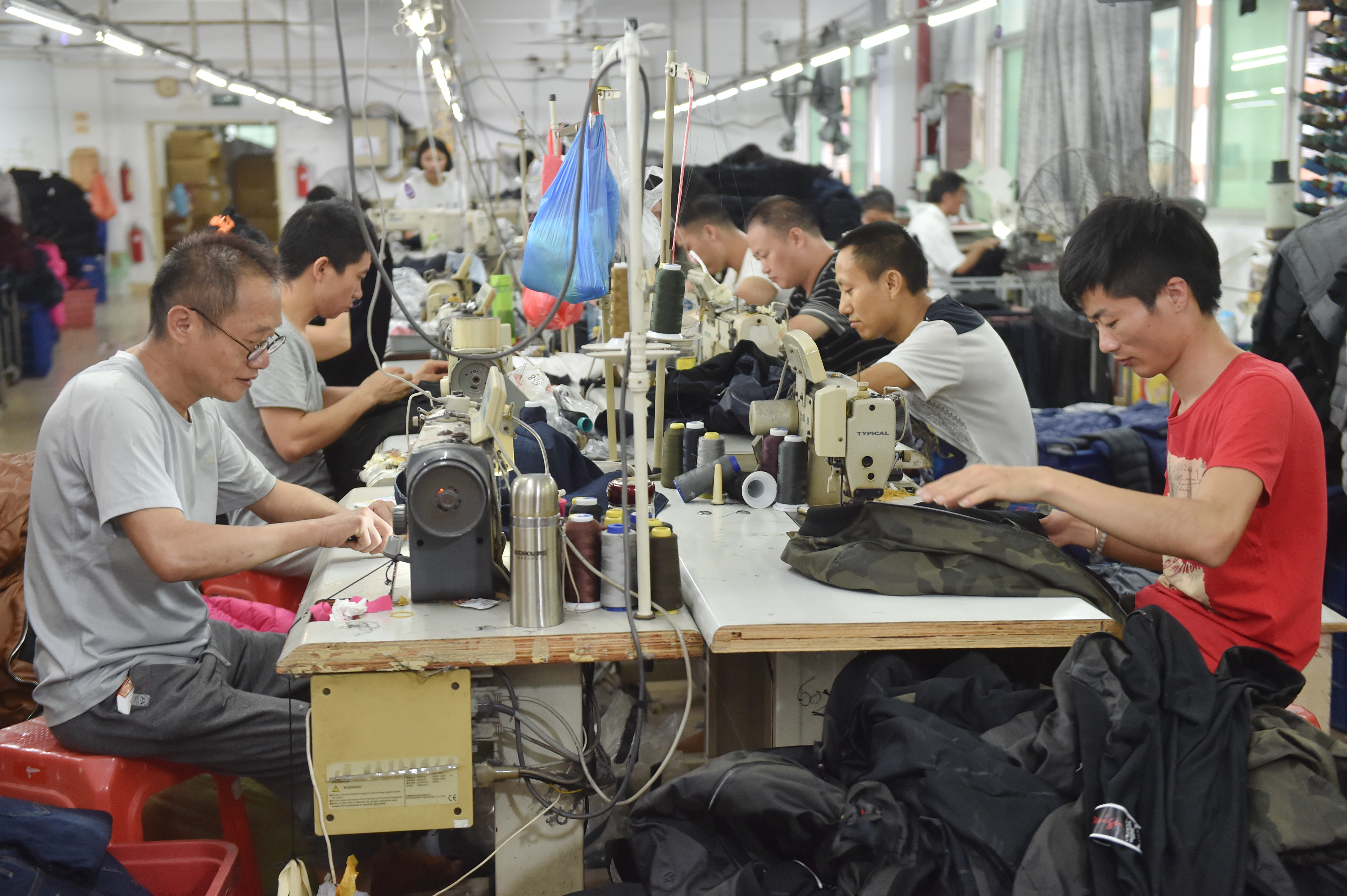 福建石狮:传统纺织服装产业保持增长势头(2)