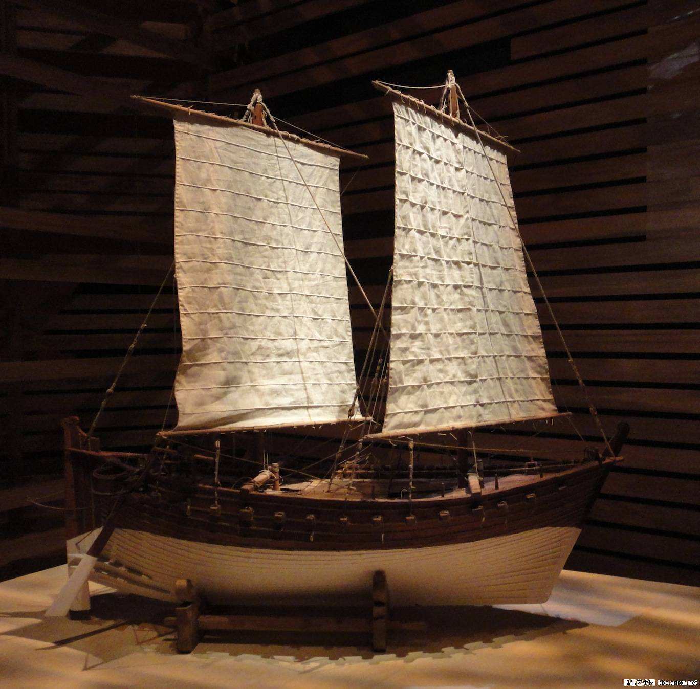 黑石号沉船上打捞出三件文物,破解了文物界的一个难解之谜!