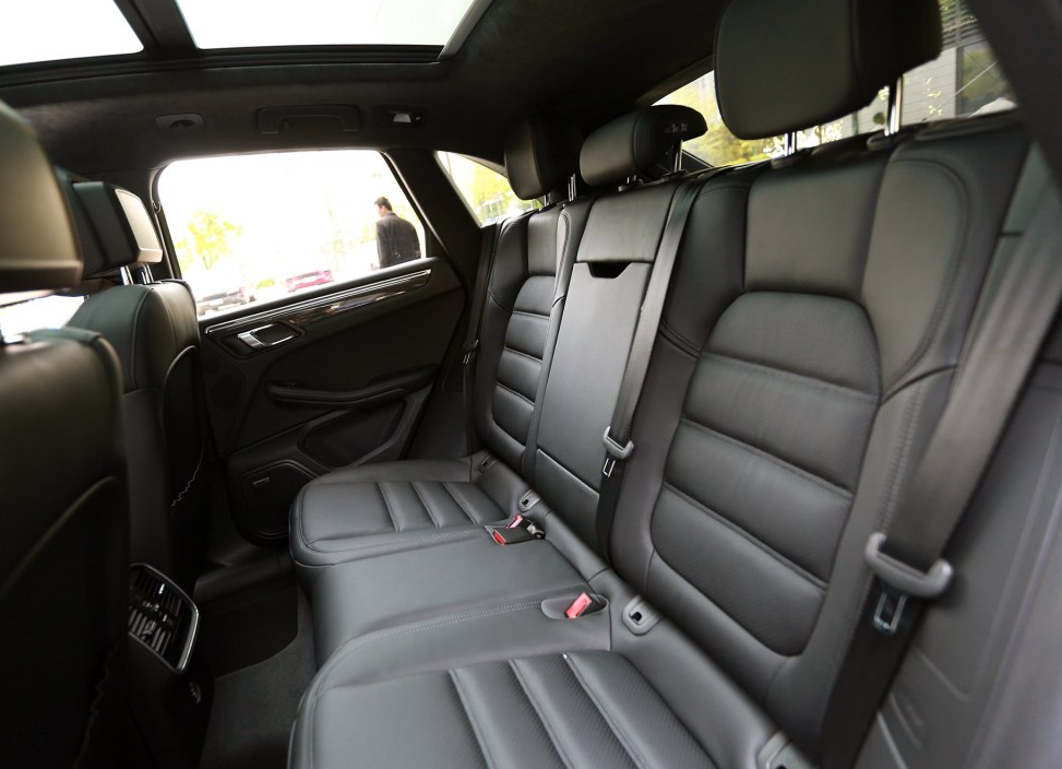 macan的车型设计的很美观,看起来很圆润让人感觉很舒服