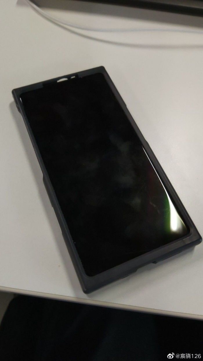 努比亚z20原型机谍照曝光 或于8月8日发布