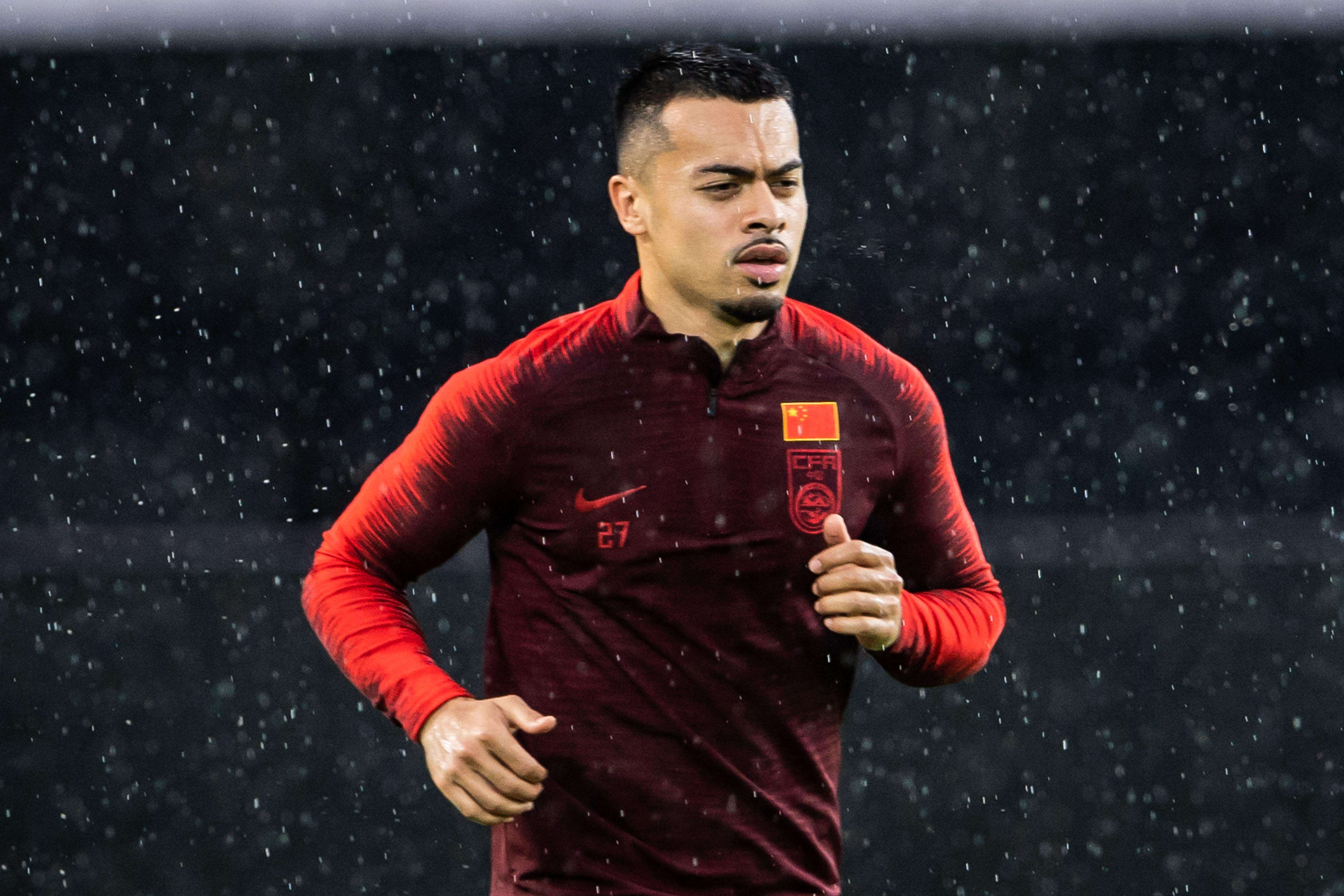 国足2:0胜菲律宾,首位归化球员李可首发登场,解放吴曦作用不小