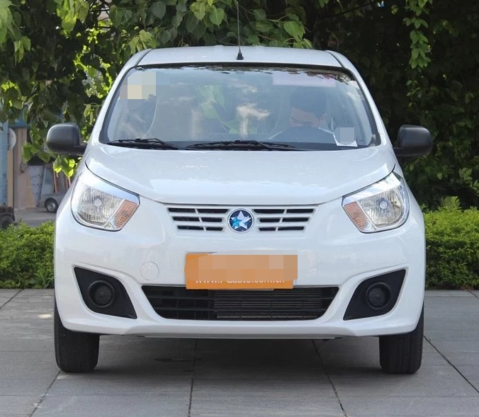 东风启辰-启辰r30这款车的后备箱空间也就一般般,也不是很大,对空间有