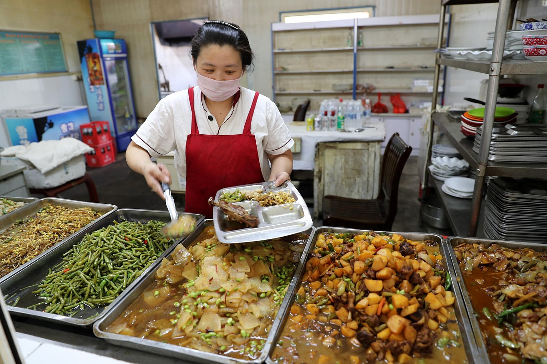 近日,合肥北城的一处10元快餐点却成为了网红打卡圣地,吸引了大量