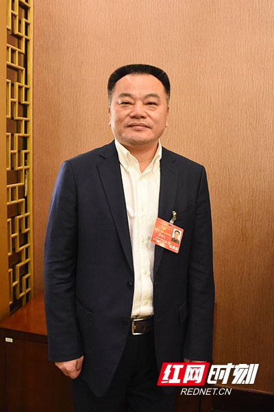 代表黄建文:全力落实"守护好一江碧水"的殷殷嘱托