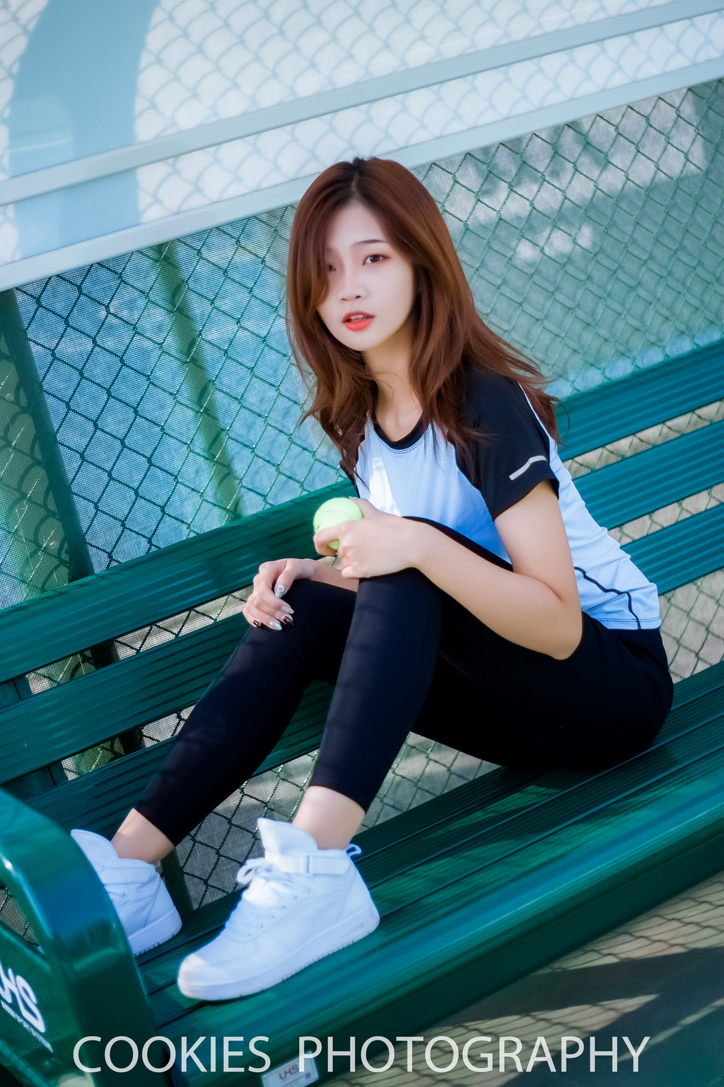 靓妹摄影:阳光明媚 活力十足的网球女孩