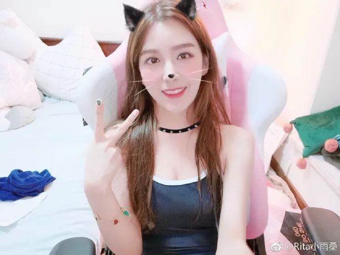 ig夺冠 美女解说rita的泳装诺言实现了!南波儿:想ri