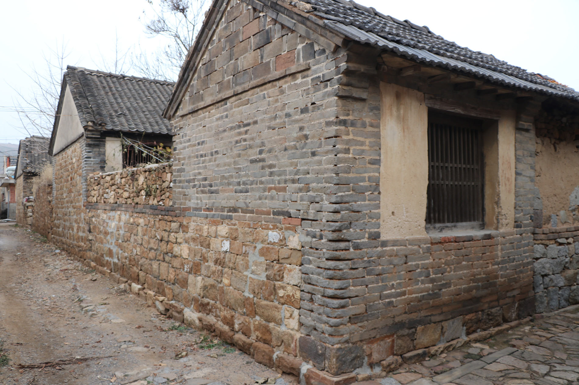组图:这个村位于烟台海阳北榆山脚下,老房子很有特色