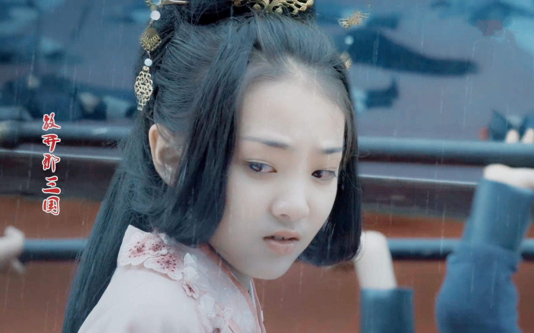 她7岁出道,10岁演貂蝉白娘子被赵雅芝称赞,今成《知否》里的她