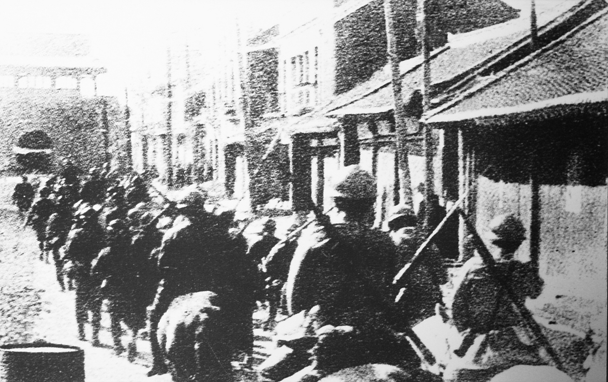 86年前的今天,日军进攻上海,著名的"八·一三"事变爆发.