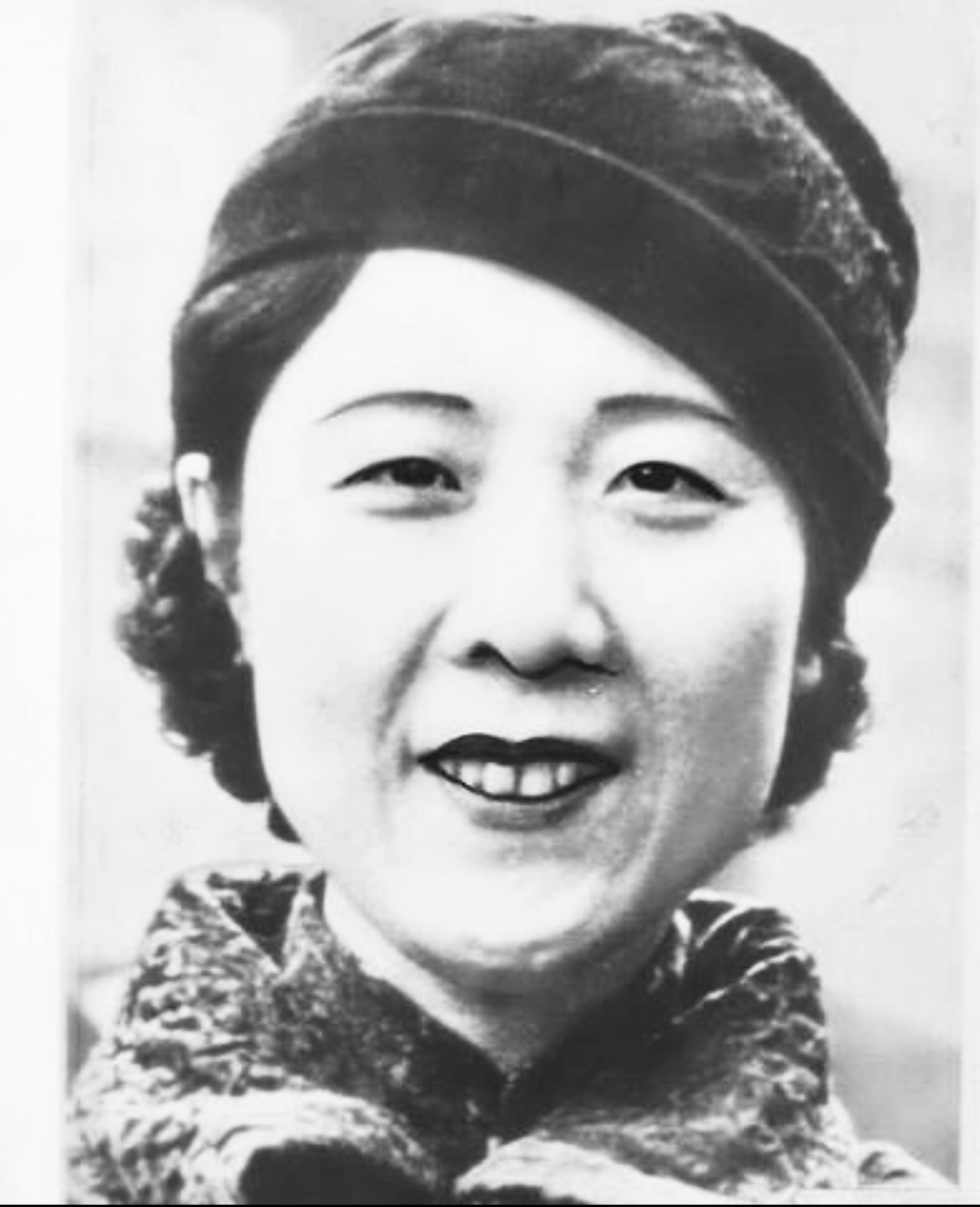 于凤至和赵一荻"私房生活照",张学良"一妻一姨太太"都很漂亮