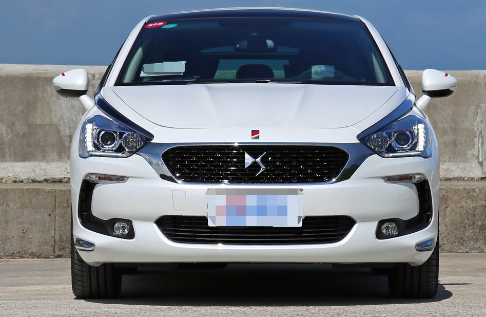 ds 5外表散发着青春的气息,内饰也很符合心意,你喜欢吗?